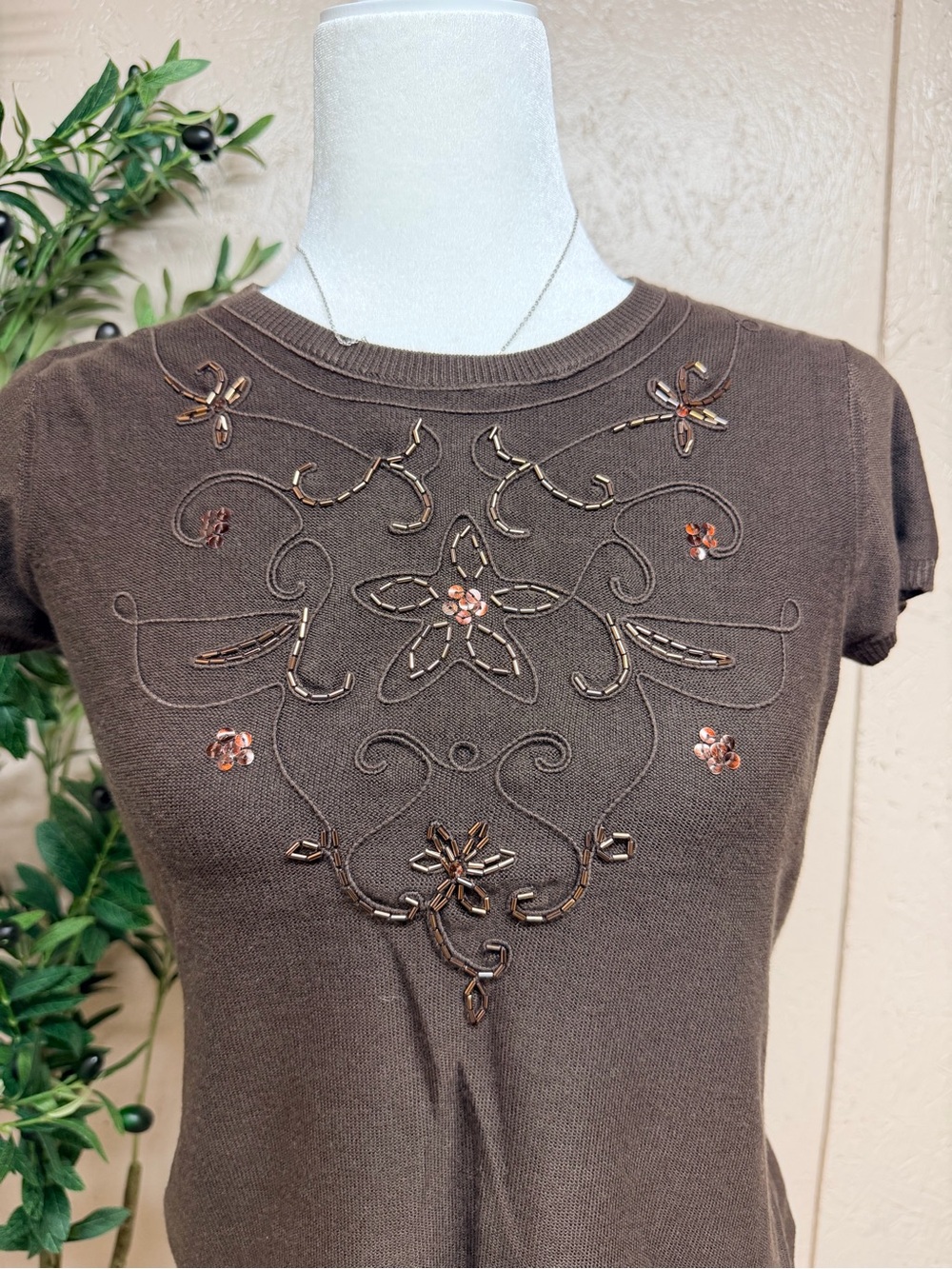 Requirements Brown Short-Sleeve Embellished Floral Tee